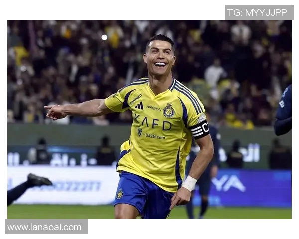 足坛巨星劲射瞬间全场沸腾震撼镜头展现非凡射门技艺